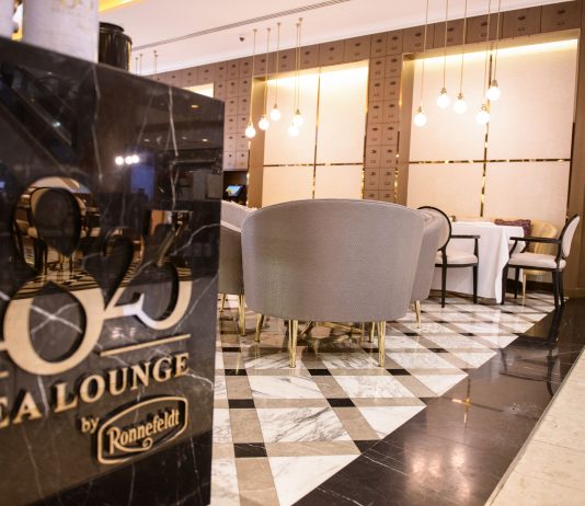 1823 Tea Lounge by Ronnefeldt