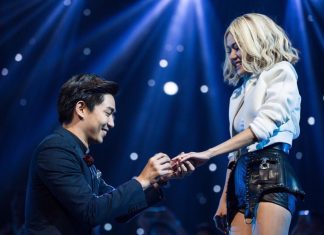 เซอร์ไพร์สหนักมาก เป๊ก เปรมณัช คุกเข่าขอ นิว นิวจิ๋ว แต่งงาน กลางเวทีคอนเสิร์ต