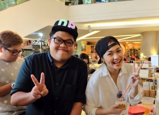 เอ๊ะ! คู่นี้ยังไง โดม-พรีน ช่วยกันขายน้ำ