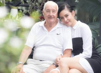 นางเอกยอดกตัญญู แซมมี่ เคาว์เวลล์ คอยดูแลคุณพ่อป่วยมะเร็งตับ