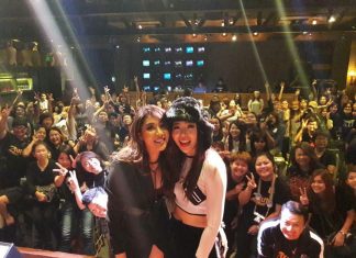 มินิคอนเสิร์ตสุดมันส์ 2สาวแชมป์AF เอมซานิ