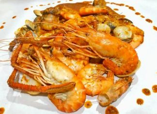 เมนูกุ้งถังสุดอินดี้ บอกเลยว่า จาน ช้อน พี่ไม่ยุ่ง..พี่มุ่งกินด้วยมือ