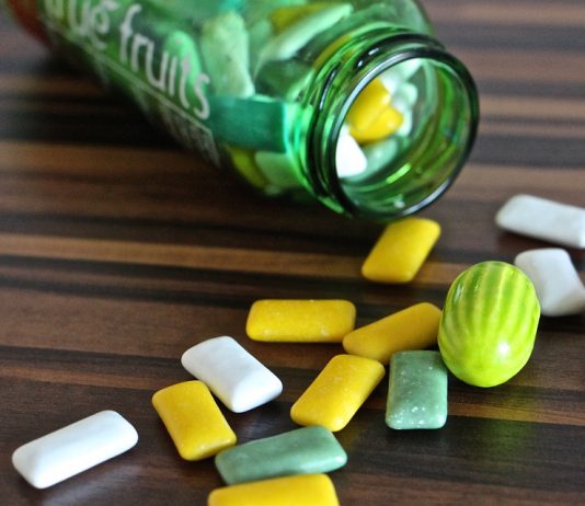 Xylitol กับ Recaldent ในหมากฝรั่ง ต่างกันอย่างไร?