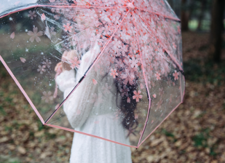 ส่องแฟชั่นร่มเก๋ๆ ไว้ยืดอกพกร่ม