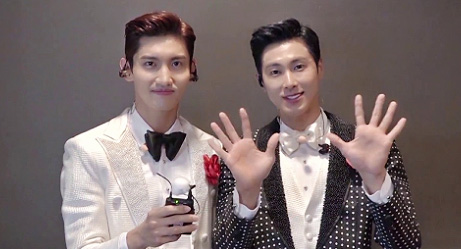 กรี๊ดไม่หยุด! คอนเสิร์ต ‘TVXQ’ ในไทย ‘ยุนโฮ’ และ ‘ชางมิน’ ร้องเต้นเต็มสูบแม้ตะคริวกินขา!