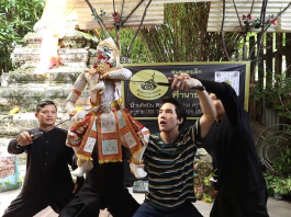 “วิคเตอร์” พาทึ่ง “ย่านคลองบางหลวง” หุ่นละครเล็ก ซ่อมแซมศิลปะโบราณ ใน “ไทยทึ่ง”