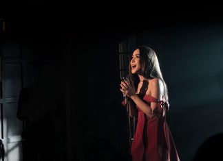 “นิโคล เทริโอ” ประทับใจ “หนึ่ง-อภิวัฒน์” ควงขึ้นแท่นพระเอกในเอ็มวี “ให้โอกาสฉัน”