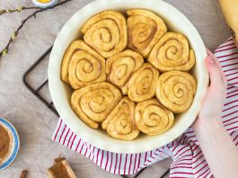 อ้ามมมม! เมนูวันหยุด ‘ขนมปังแอปเปิลซินนาม่อนโรล’ แสนอร่อย!