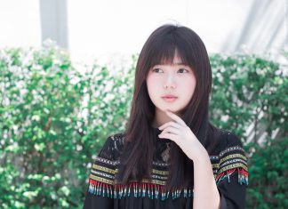 พลอย ศรนรินทร์ นักแสดงอายุน้อย ปีเดียวโชว์ฝีมือการแสดงไปถึงสองเรื่อง