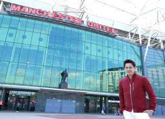 “ฟลุค” สุดฟินเยือนถิ่นแมนยูฯ