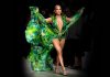 ‘Jennifer Lopez’ สวยสะกดทุกสายตาในชุด Jungle Dress ของ ‘VERSACE’
