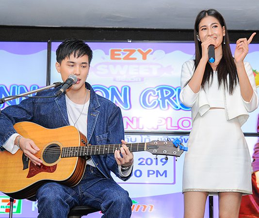 แฟนคลับ ฟิน! “โก้-พิ้งค์พลอย” พาล่องเรือหรู สุดเอ็กซ์คลูซีฟ ส่งท้ายปี (มีคลิป)