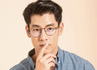 แหวกอก! พระเอกหน้าคม ‘บอล-กัมมัญญ์’ เจ้าของซิกแพคสุดเซ็กซี่