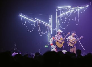 ทุกความประทับใจกำลังจะกลับมาอีกครั้ง ค่ายเพลง “What The Duck” หยิบคอนเสิร์ตใหญ่ของศิลปินดัง รีรันให้ดูฟรี!! ประเดิมวงแรก “Whal & Dolph Fish Market”