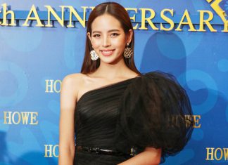 พลิกบทแล้วปัง! ‘ณิชา’ คว้ารางวัล ‘HOWE SHINING ACTRESS AWARD’ จากละครเพลิงพรางเทียน