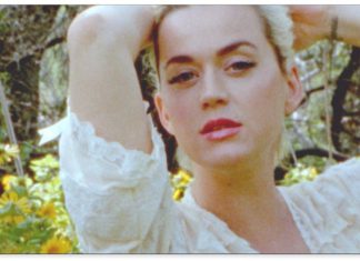 ว่าที่คุณแม่ “Katy Perry” อวดเรือนร่างเปลือยกายครั้งแรก ใน MV ใหม่ล่าสุด “DAISIES”