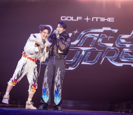 “กอล์ฟ-ไมค์” น้ำตาท่วมกลางคอนเสิร์ตรียูเนี่ยนรอบ 14 ปี ขอบคุณยังน้อยไป สำหรับความคิดถึงจากแฟนใน “GOLF MIKE : Bounce To The Future Concert”